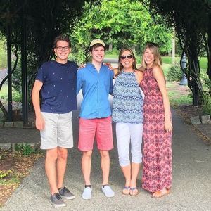 Meet your Posher, Danielle